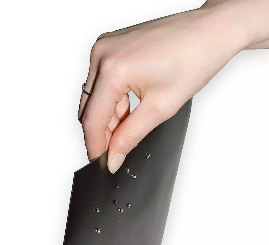Tapis magnétique antistatique pour l'entretien des appareils mobiles – 2