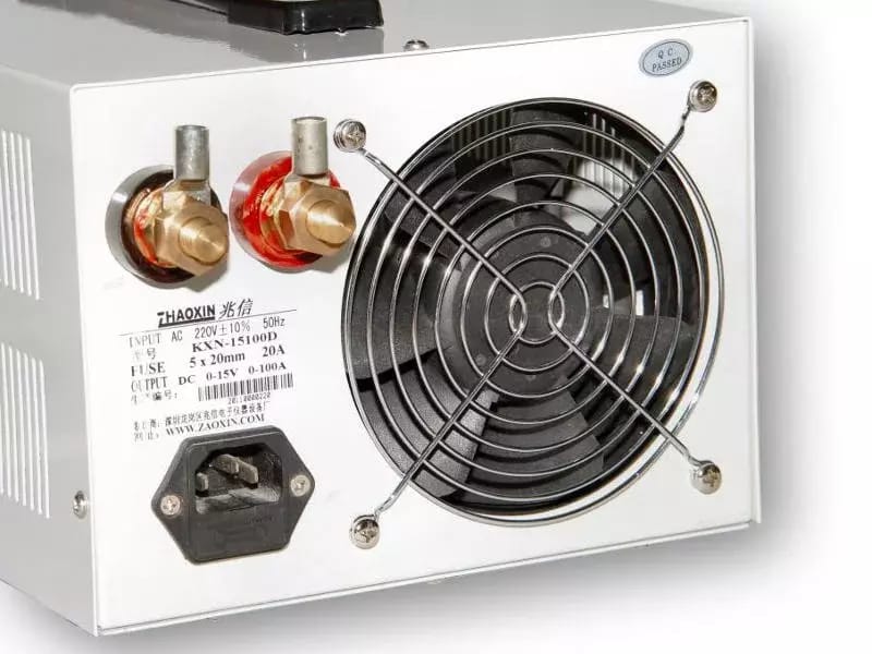 Alimentation de laboratoire KXN-15100D 0-15V/100A – 2