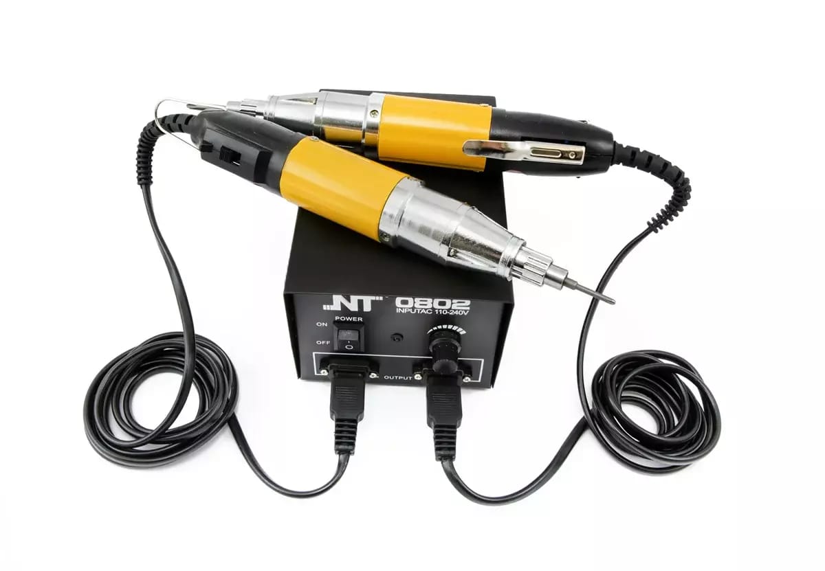 Jeu de deux tournevis électriques dynamométriques NT-0802 H4