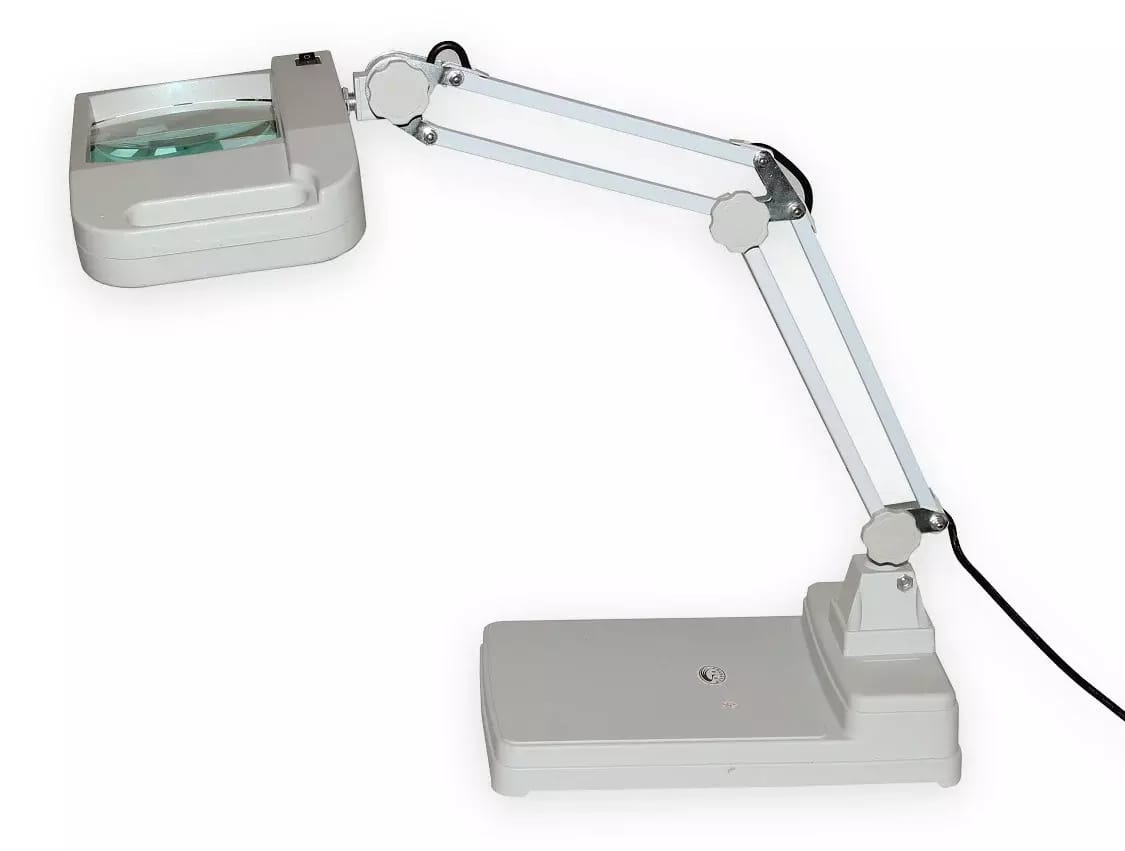 Lampe loupe T86-I avec grande lentille grossissante 8D