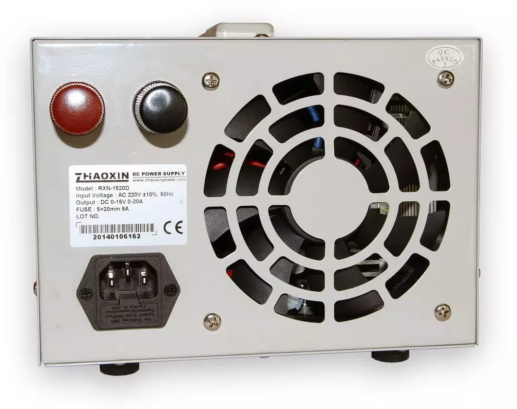 Alimentation de laboratoire RXN-1520D 0-15V/20A – 2